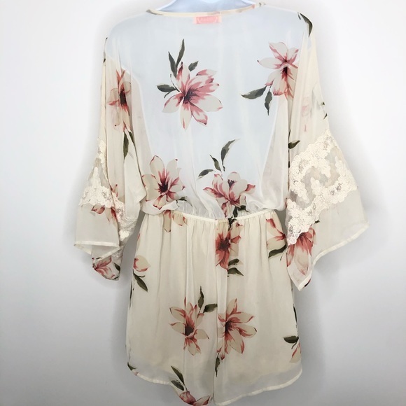 Blush Romper with Floral Print & Lace Accents Sz M - Picture 6 of 8